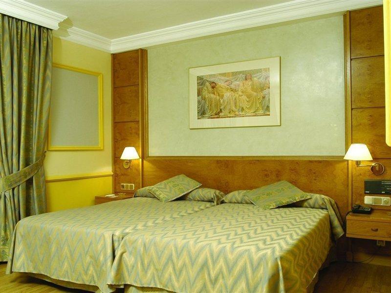 Eurostars San Anton Hotel Granada Room photo